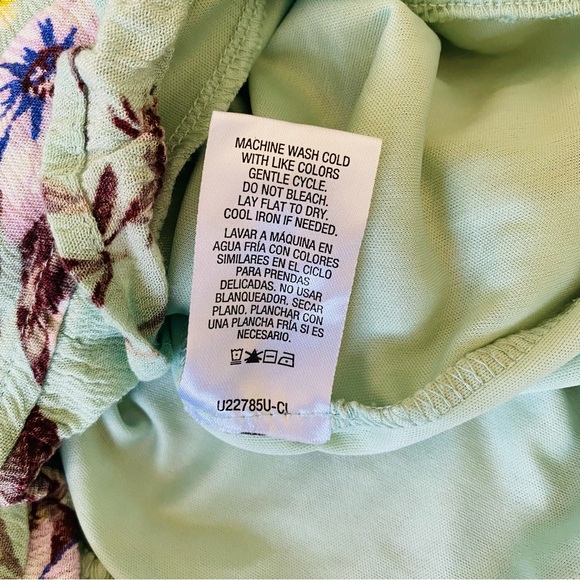 Women’s Romper. Off the shoulder. Size M. Color turquoise. Floral cute romper. - Picture 8 of 8